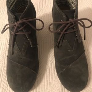 Toms Desert Wedge Booties